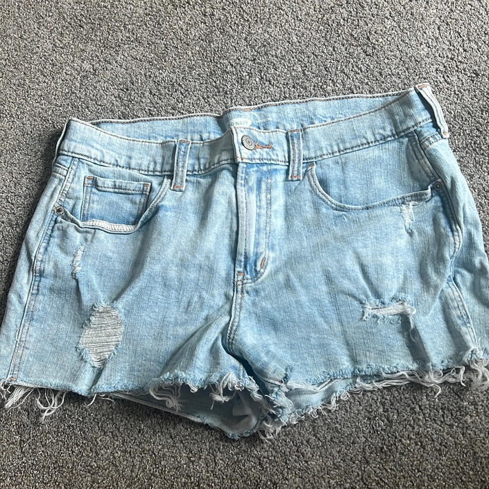 Light wash Old Navy boyfriend jean shorts